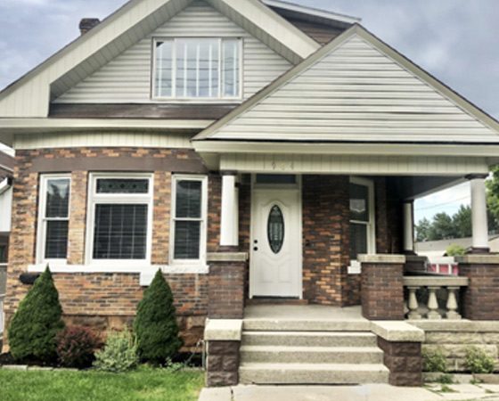 (Front building; 5-unit apartment building)